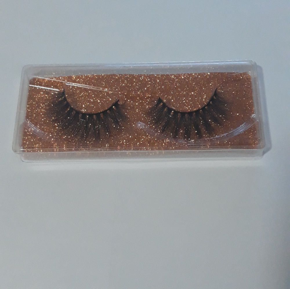 Eyelashes - Picture 4 of 7